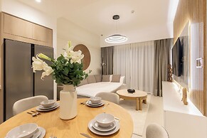 Spacious 2BR with Burj Khalifa View