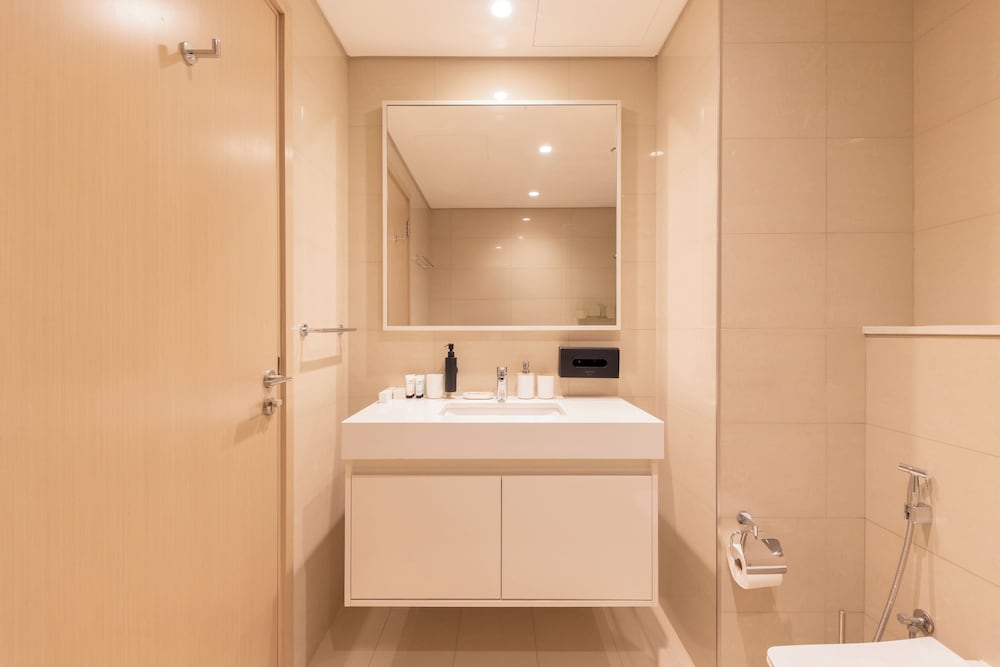 Spacious 2BR with Burj Khalifa View