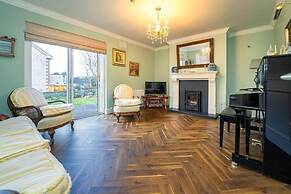 Five Ferns House B&B