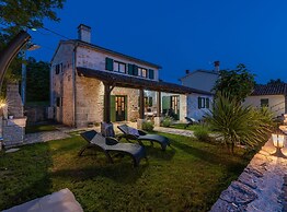 Rustical Stone House Kanfanar With Pool