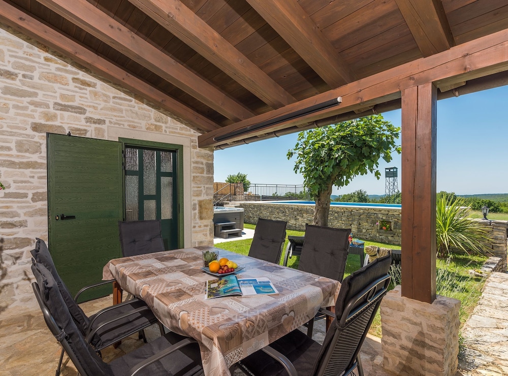 Rustical Stone House Kanfanar With Pool