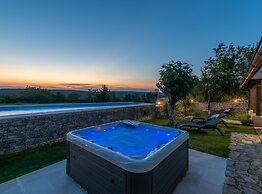 Rustical Stone House Kanfanar With Pool