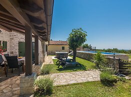 Rustical Stone House Kanfanar With Pool