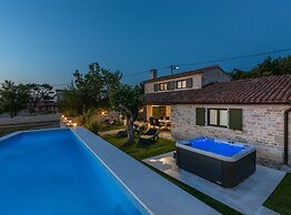 Rustical Stone House Kanfanar With Pool