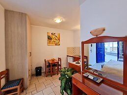 Vasilis Boutique Studios