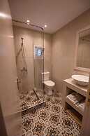 Vasilis Boutique Studios