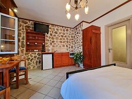 Vasilis Boutique Studios