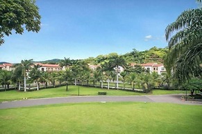 Stunning Oceanview Condo w/ Exceptional Views & Resort-Style Amenities