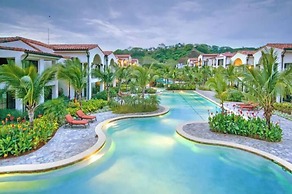 Stunning Oceanview Condo w/ Exceptional Views & Resort-Style Amenities