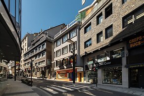 LEE Hotel