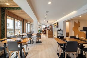 LEE Hotel