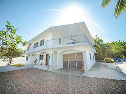 Cozy 7BR Villa BIG Pool Close to Beach!