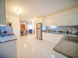 Cozy 7BR Villa BIG Pool Close to Beach!