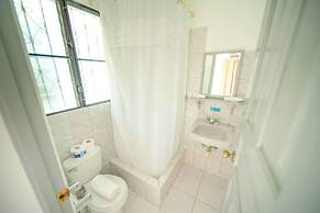 Cozy 7BR Villa BIG Pool Close to Beach!