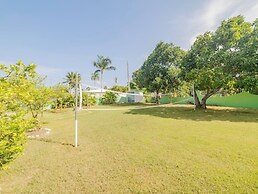 Cozy 7BR Villa BIG Pool Close to Beach!