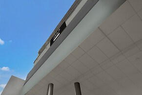 Super Collection O Sector 18 Metro Station