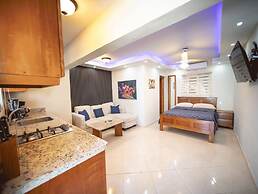 CDC 2 Studio With Bar, Walkable to Beach & Fun