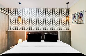 Classichotel Blue Petals
