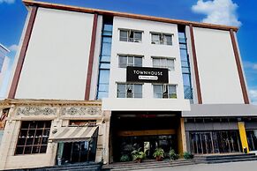 Deluxe Townhouse Narayanaguda Metro