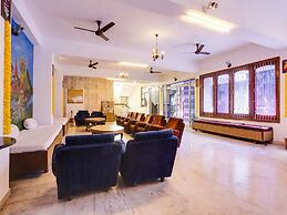 Super Deluxe Room Hotel Vinayak