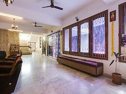 Super Deluxe Room Hotel Vinayak
