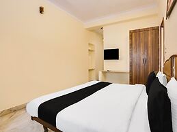 Super Deluxe Room Hotel Vinayak