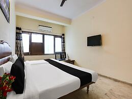 Super Deluxe Room Hotel Vinayak