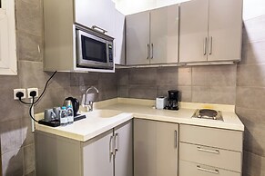 Clowzer Serviced Apartments