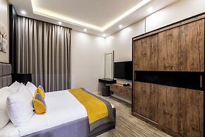 Clowzer Serviced Apartments
