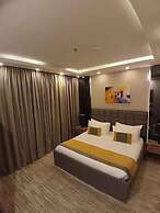 Clowzer Serviced Apartments