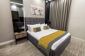 Clowzer Serviced Apartments