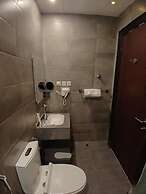 Clowzer Serviced Apartments