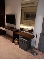 Clowzer Hotel
