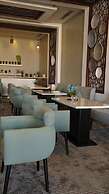 Clowzer Hotel