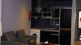 Clowzer Hotel