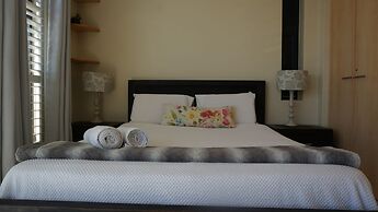Seaside Apartment at Big Bay Beach