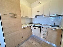 Cozy Flat 370m From the Beach