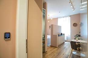 Zara 2 Center Deluxe Studio