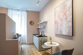 Prime City Center Studio in Split - Walk to Diocletian's Palace