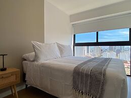 w Amazing 2BR w Balcony View in Miraflores
