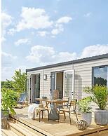 Nature-rich Caravan Retreat for 6