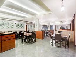 Palette Anand Hotel La Casa Inn
