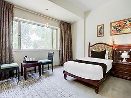 Palette Anand Hotel La Casa Inn