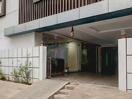 Super Townhouse V Hotel