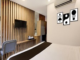 Super Townhouse V Hotel
