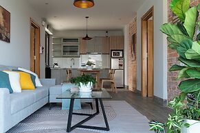 Zenora Hillside Garden