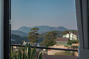 Zenora Hillside Garden
