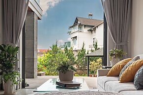 Zenora Hillside Garden