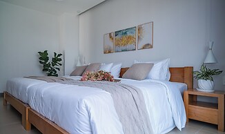 Zenora Hillside Garden