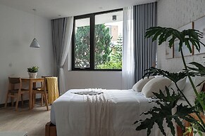 Zenora Hillside Garden